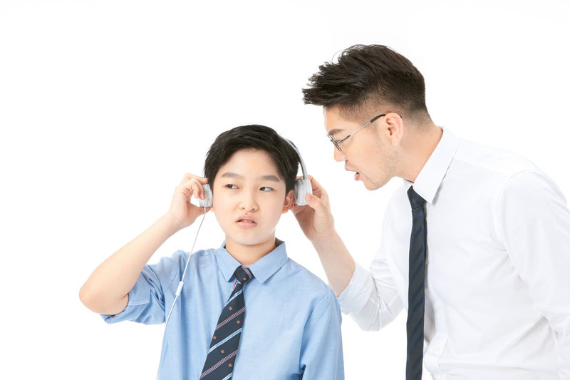 Bố mẹ giao tiếp cởi mở để hiểu tâm lý con trai dậy thì và biết cách đồng hành