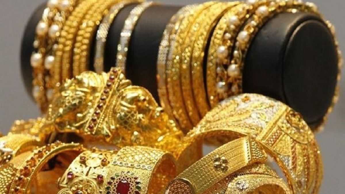 Bộ vật phẩm phong thủy may mắn như tượng Phật, trang sức vàng, đá quý cho người sinh năm 1971 mệnh Kim
