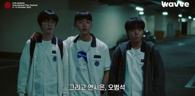 Choi Hyun Wook trong vai nam sinh Ahn Soo Ho trong phim Anh Hùng Yếu Đuối, tiếp nối hình ảnh tươi sáng từ Tuổi 25, Tuổi 21
