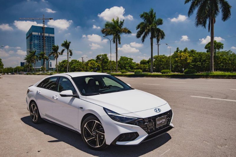 Chọn ngày tốt nhận xe ô tô