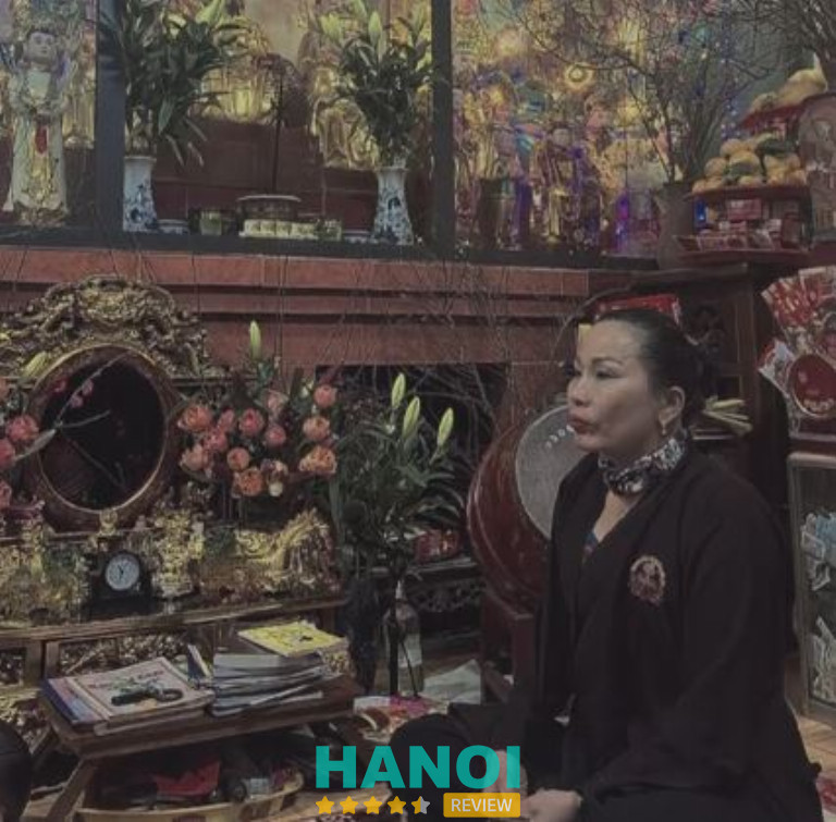 Cô Yến Điện Lừ xem bói Hà Nội 