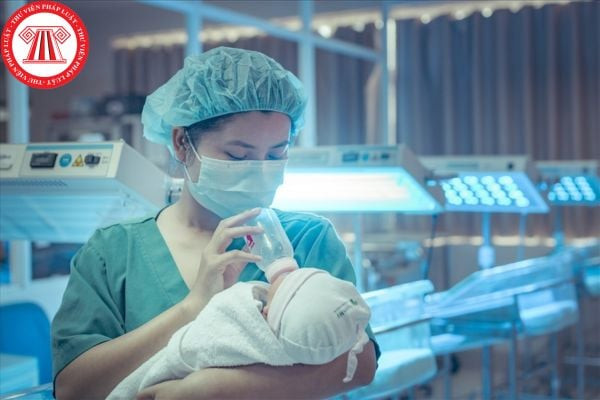 Gia đình hạnh phúc đón chào thành viên mới năm 2026 tuổi nào sinh con hợp