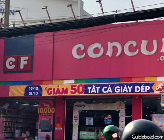 Gia đình Việt sum họp, con cháu kế thừa truyền thống tâm linh