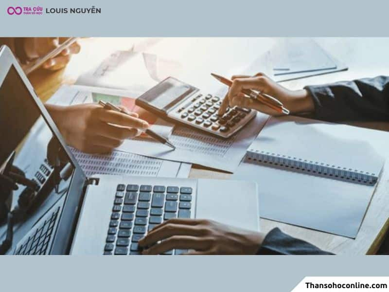 Hình ảnh thể hiện quyền uy tài chính của người có Bạch Hổ ở cung Tài Bạch