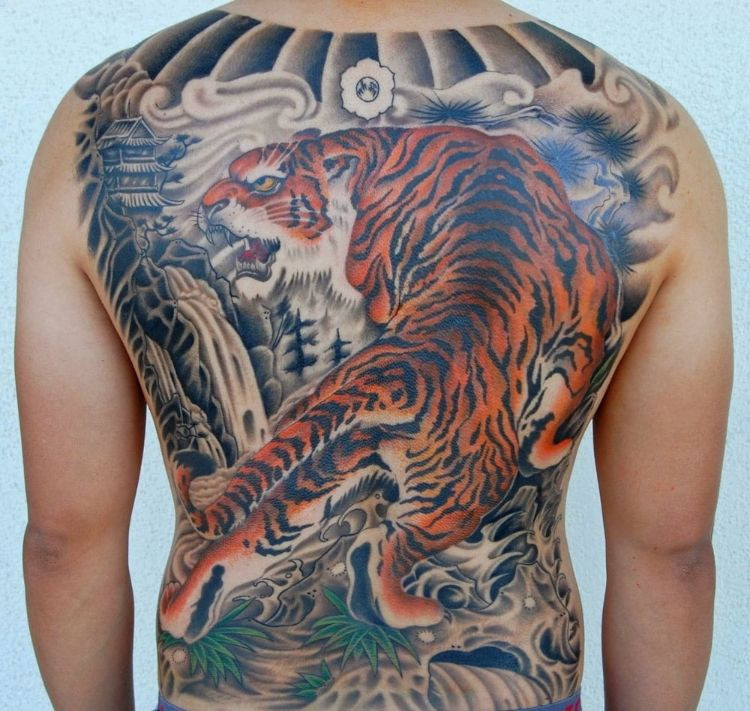 Hình xăm hổ trong rừng vẽ màu cực đẹp