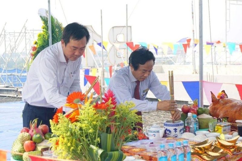 Lễ vật cúng đổ trần nhà thể hiện tấm lòng thành kính của gia chủ