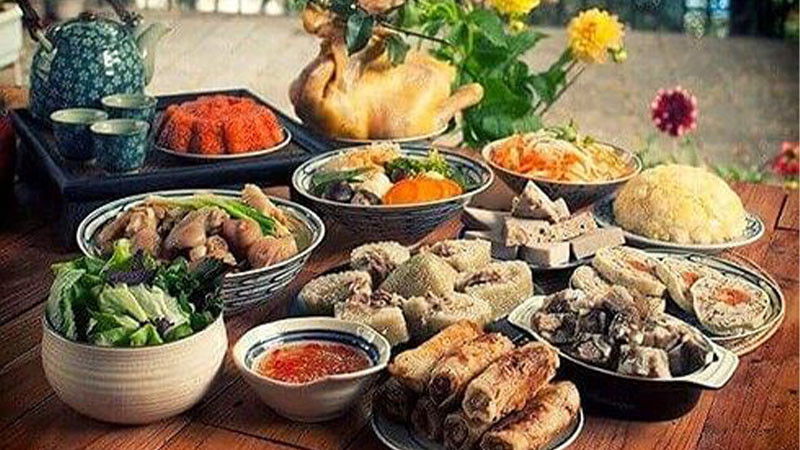 Mâm cỗ lễ cúng tất niên đầy đặn truyền thống