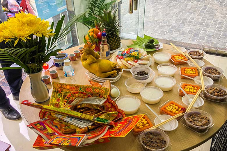 Mâm cúng khai trương đầu năm chu đáo
