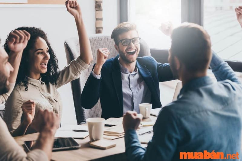 Mối quan hệ xã hội tốt đẹp của người có sao Đào Hoa ở cung Nô Bộc