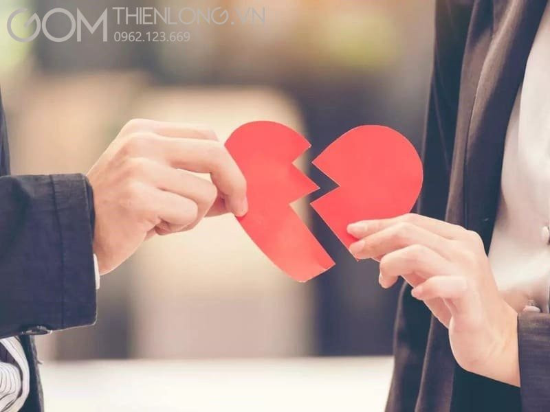 Một người tuổi Bính Tý 1996 với những suy tư về chuyện tình cảm, thể hiện sự sâu sắc trong nội tâm.
