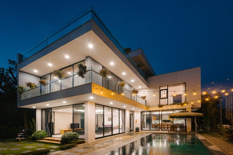 Ngôi nhà hiện đại hướng Tây Bắc, minh họa tầm quan trọng của việc tìm hiểu hướng tây bắc hợp tuổi nào theo phong thủy