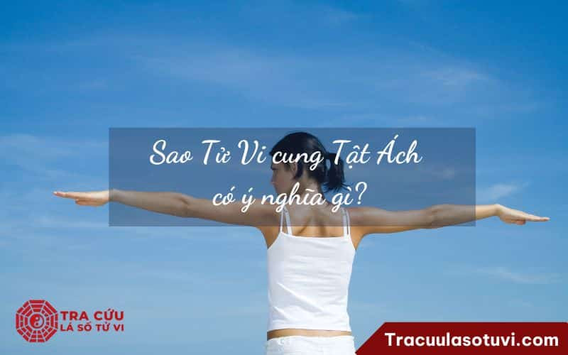 Người đang nghiên cứu lá số tử vi để luận giải cung tật ách tử vi