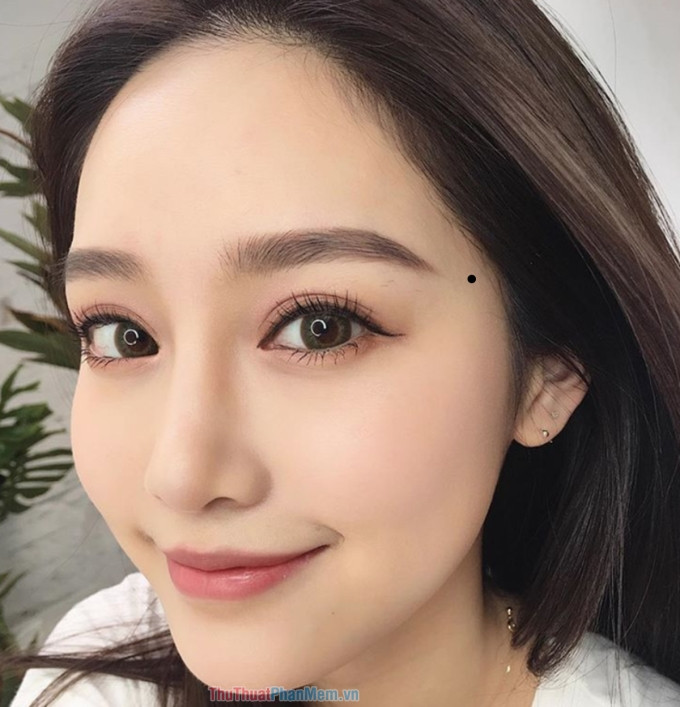 Nốt ruồi trên thái dương được quý nhân giúp đỡ trong sự nghiệp và cuộc sống