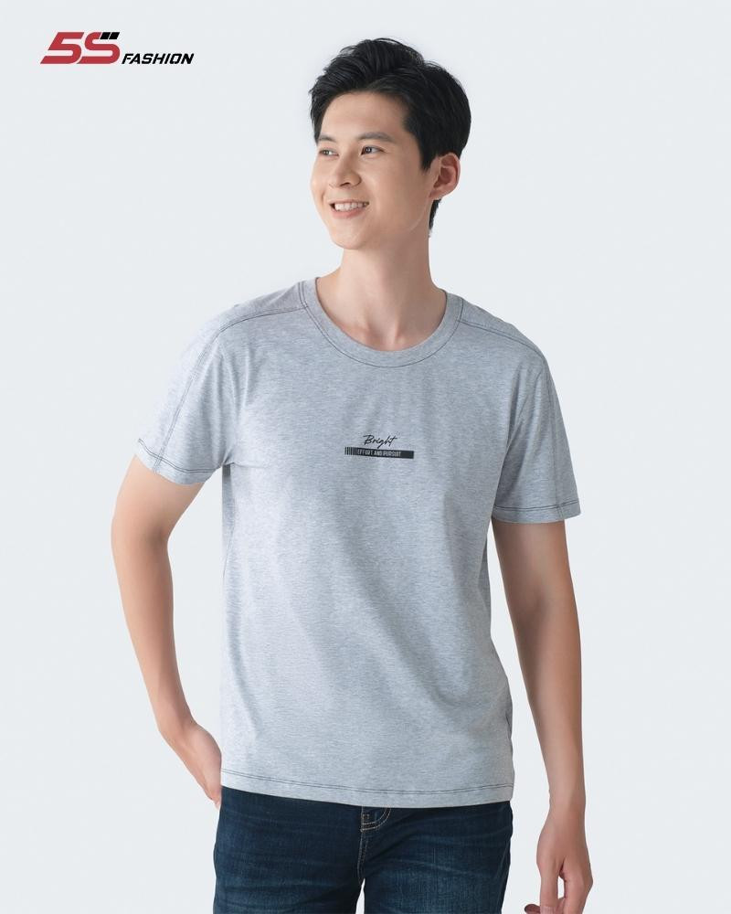 Phối đồ năng động với áo T-shirt và quần jean cho nam Ất Mùi