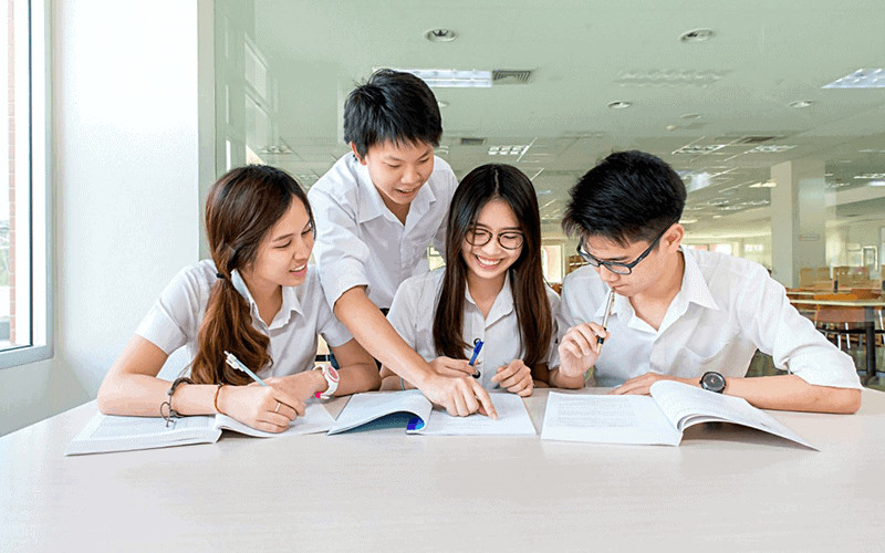 Sao Mộc Đức hỗ trợ đường học hành của nam Bính Tuất 2006 trong năm 2025