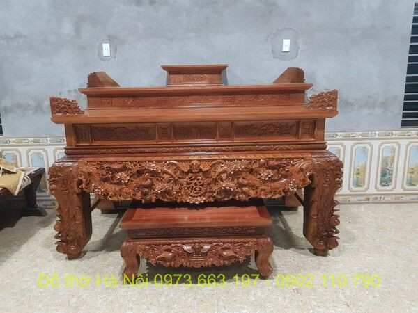 Sập thờ gỗ cao cấp, mang vẻ đẹp truyền thống và sự vững chãi cho không gian thờ tự