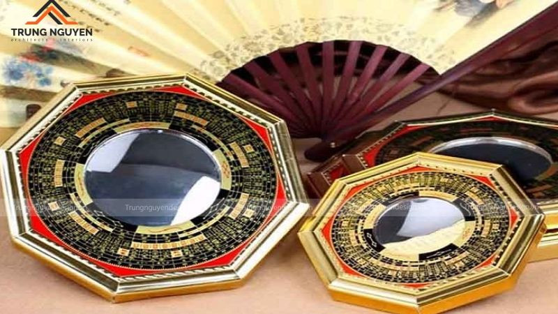 Sử dụng gương bát quái để hóa giải hướng nhà xấu tuổi Giáp Tý