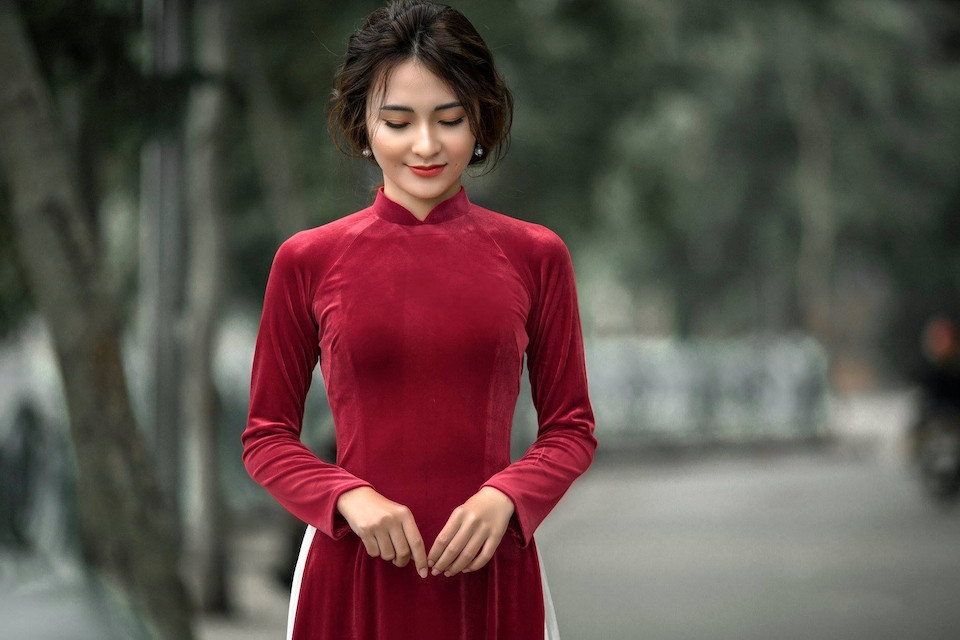 Trang phục màu trắng và đỏ là lựa chọn phong thủy tốt cho người tuổi Dần trong các dịp quan trọng năm 2024