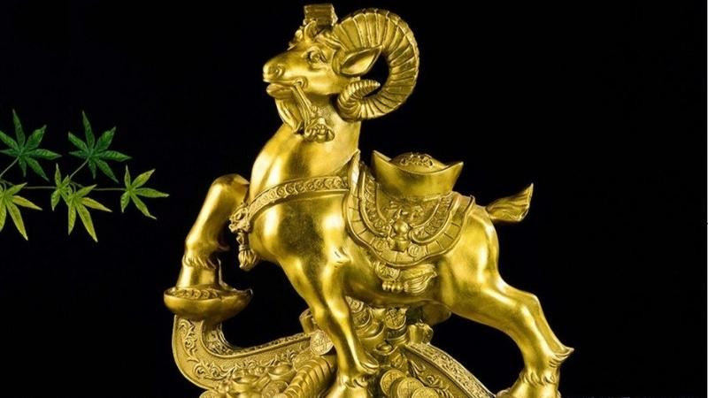 Tượng dê phong thủy hợp với người sinh năm 2003 tuổi Dê