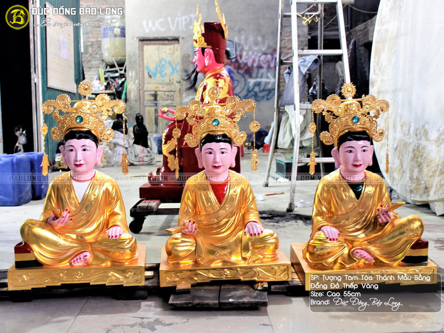 Tượng Tam Tòa Thánh Mẫu thể hiện vai trò trong tín ngưỡng dân gian