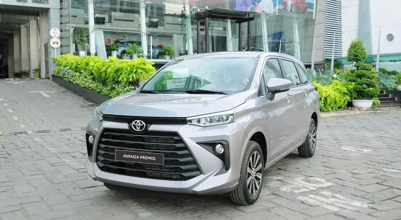 Xe ô tô màu bạc tượng trưng mệnh Kim, hợp với người tuổi Giáp Tý 1984